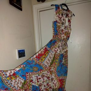 CK CHIFFON FLORAL MAXI DRESS.